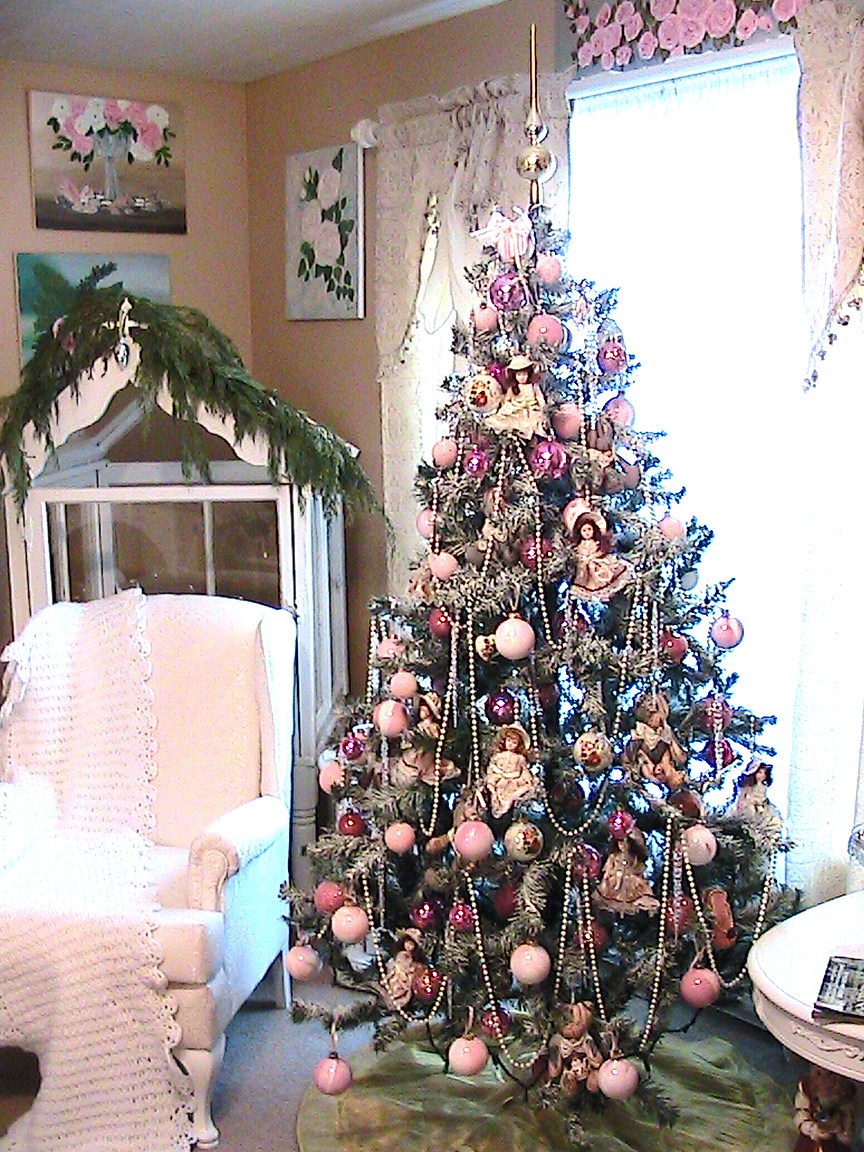 pink-and-white-decorated-christmas-trees