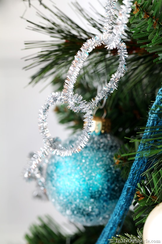 pipe-cleaner-christmas-garland