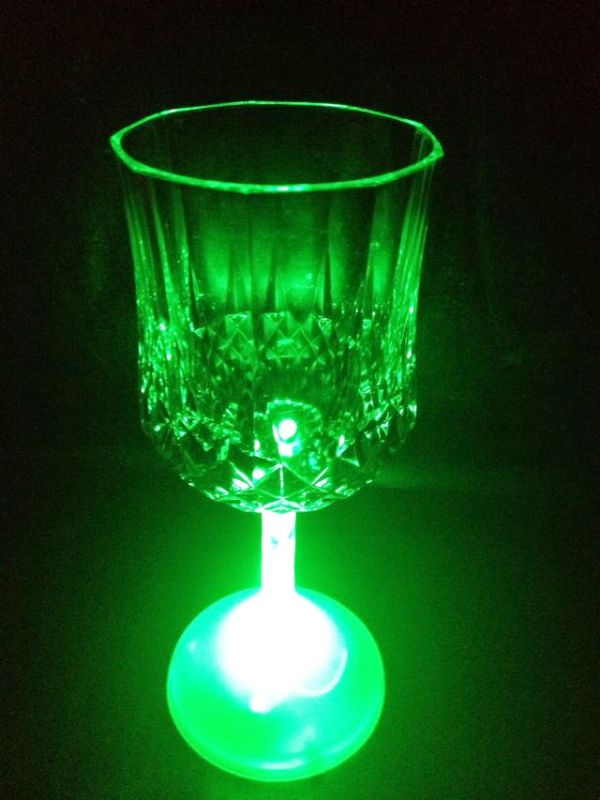 plastic-party-cups-with-lights-flashing