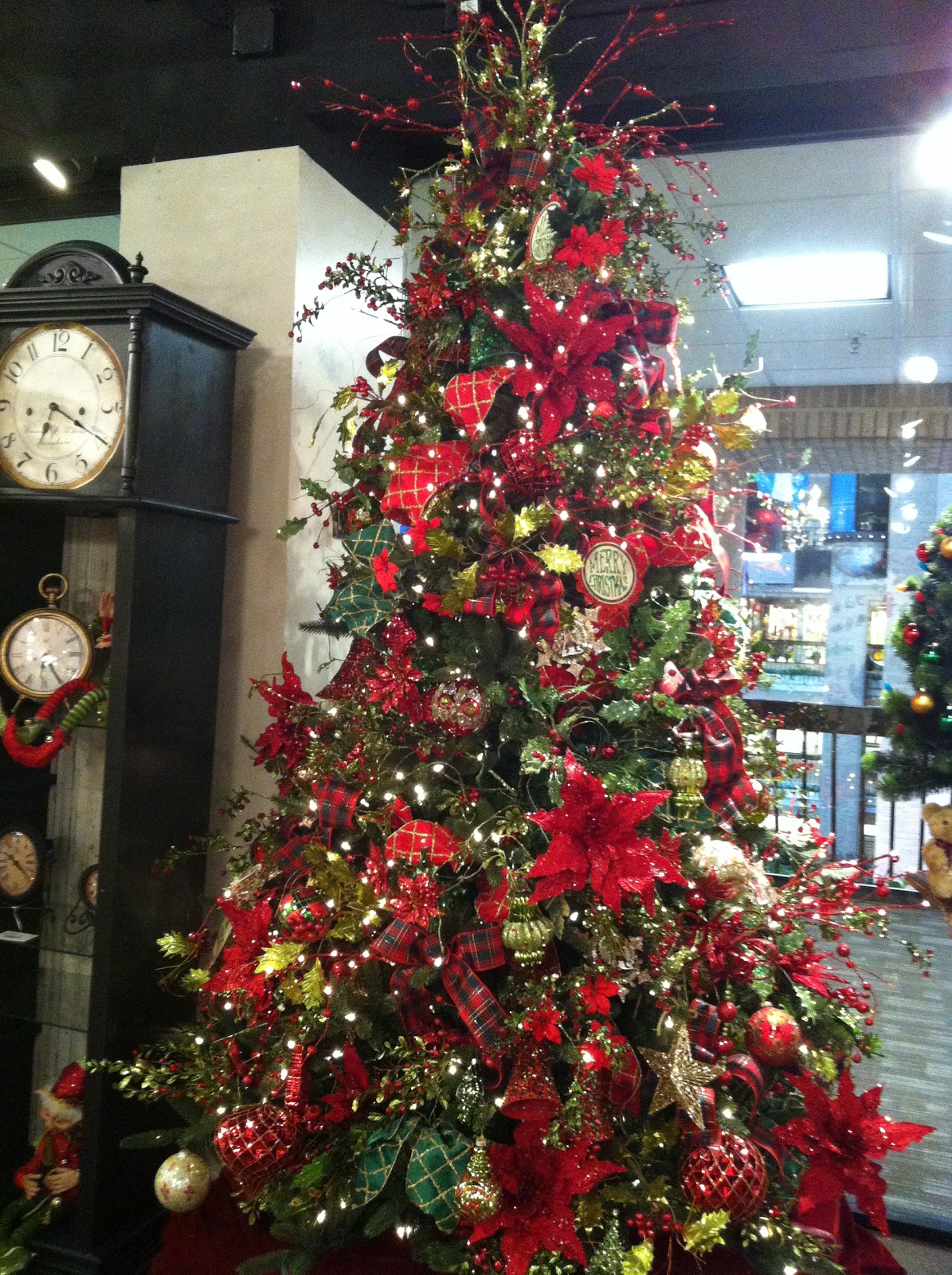 prity-christmas-tree-decorating-idea