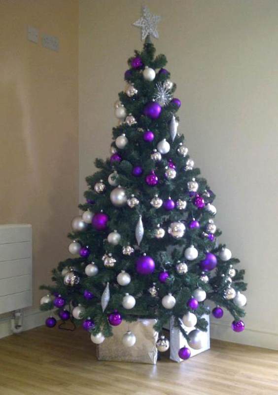 purple-christmas-tree-decoration