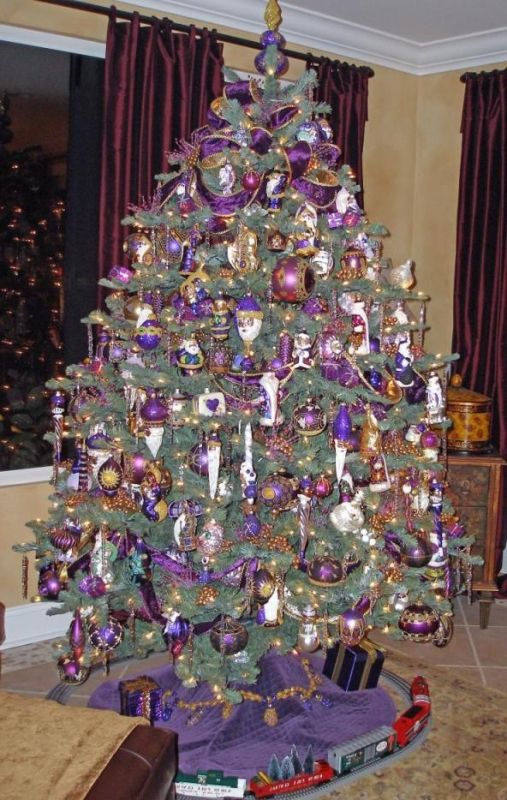 purple-christmas-tree-ornaments
