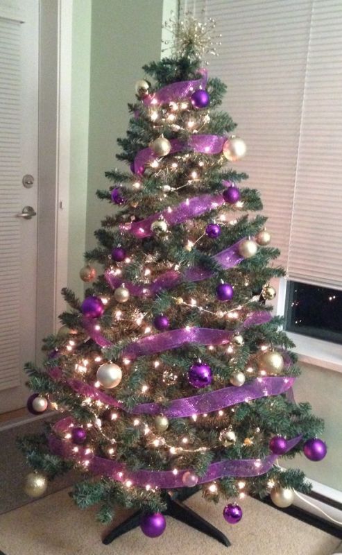 purple-and-gold-christmas-tree-design