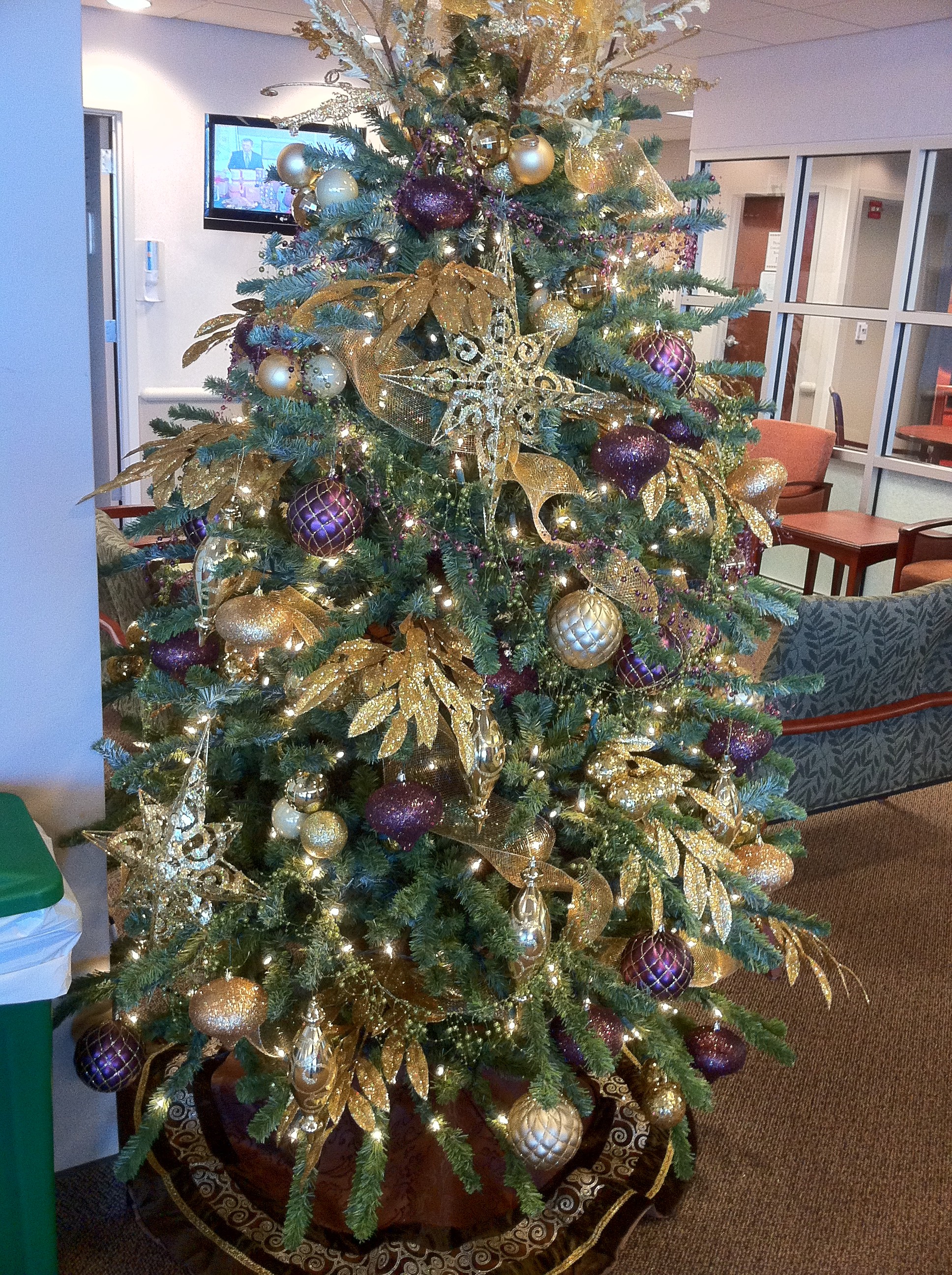 purple-and-gold-christmas-tree