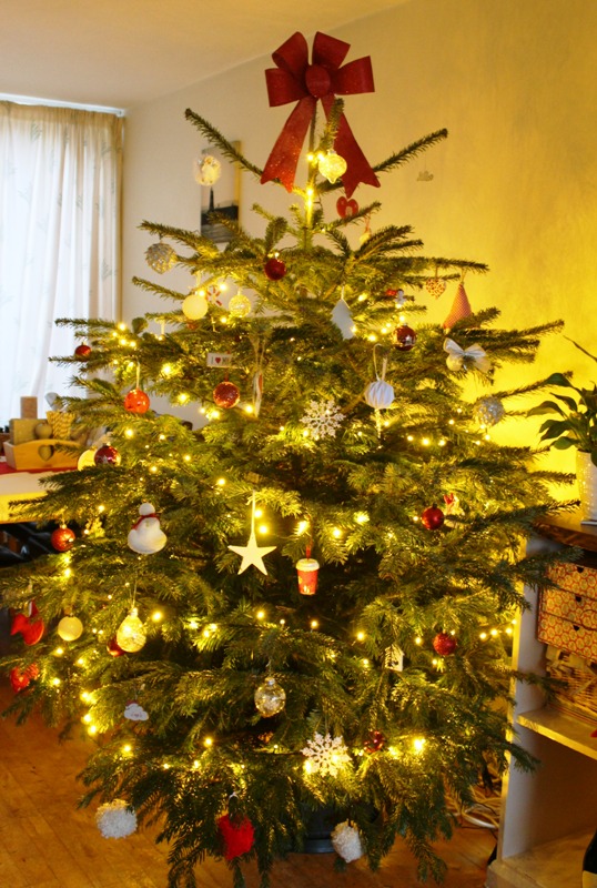 real-christmas-tree-decoration