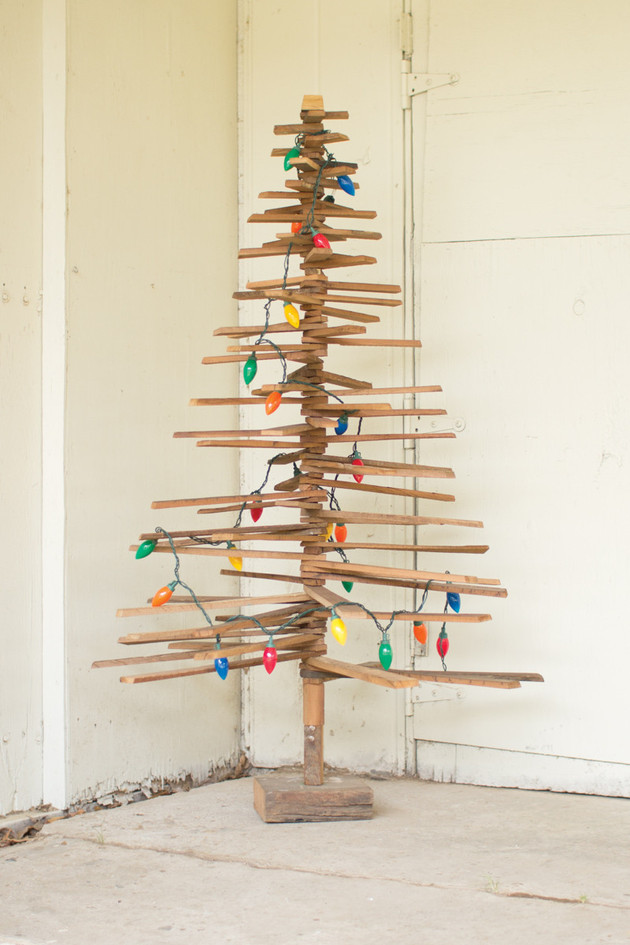recycled-wood-christmas-tree