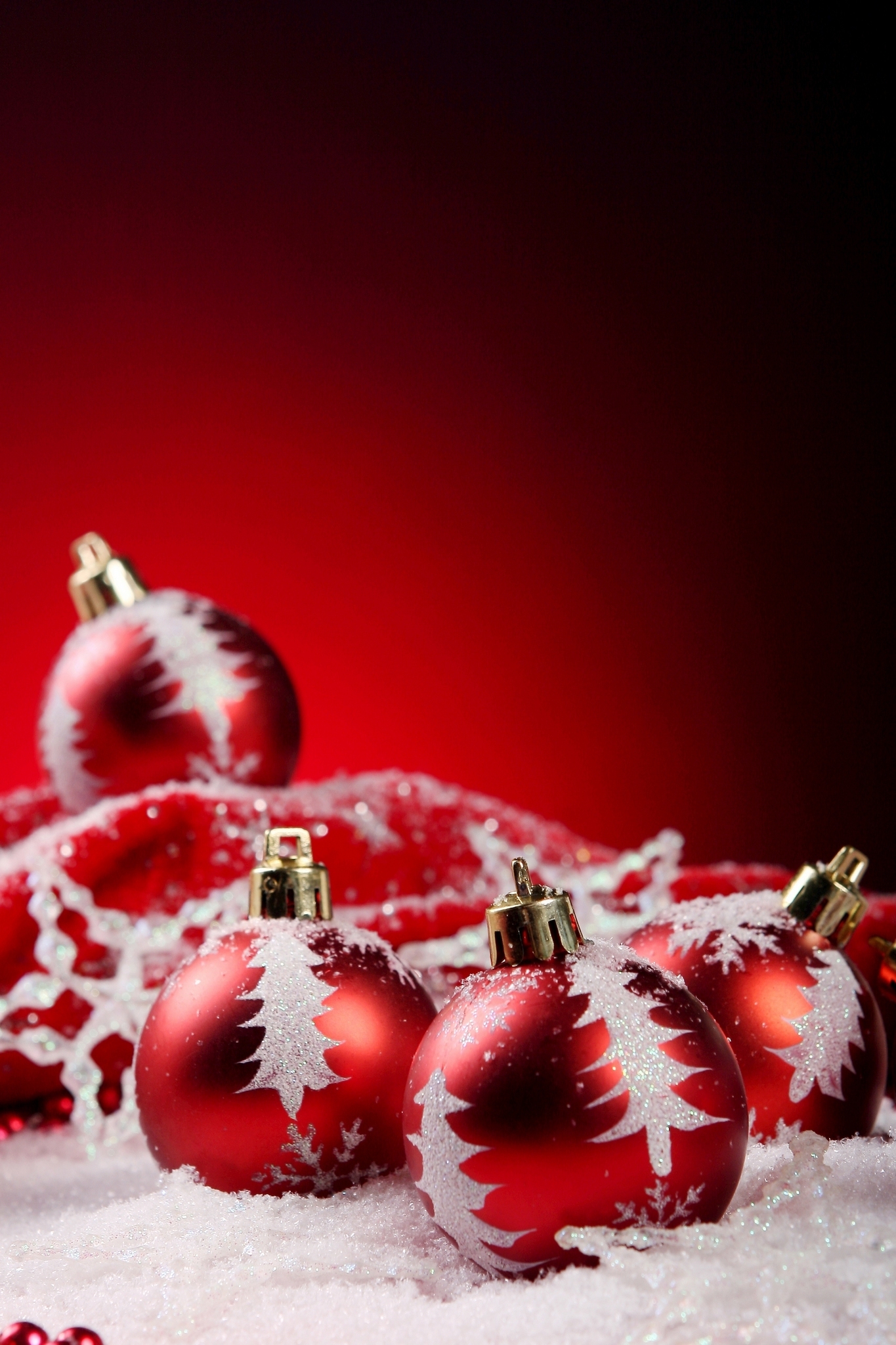 red-christmas-ornaments