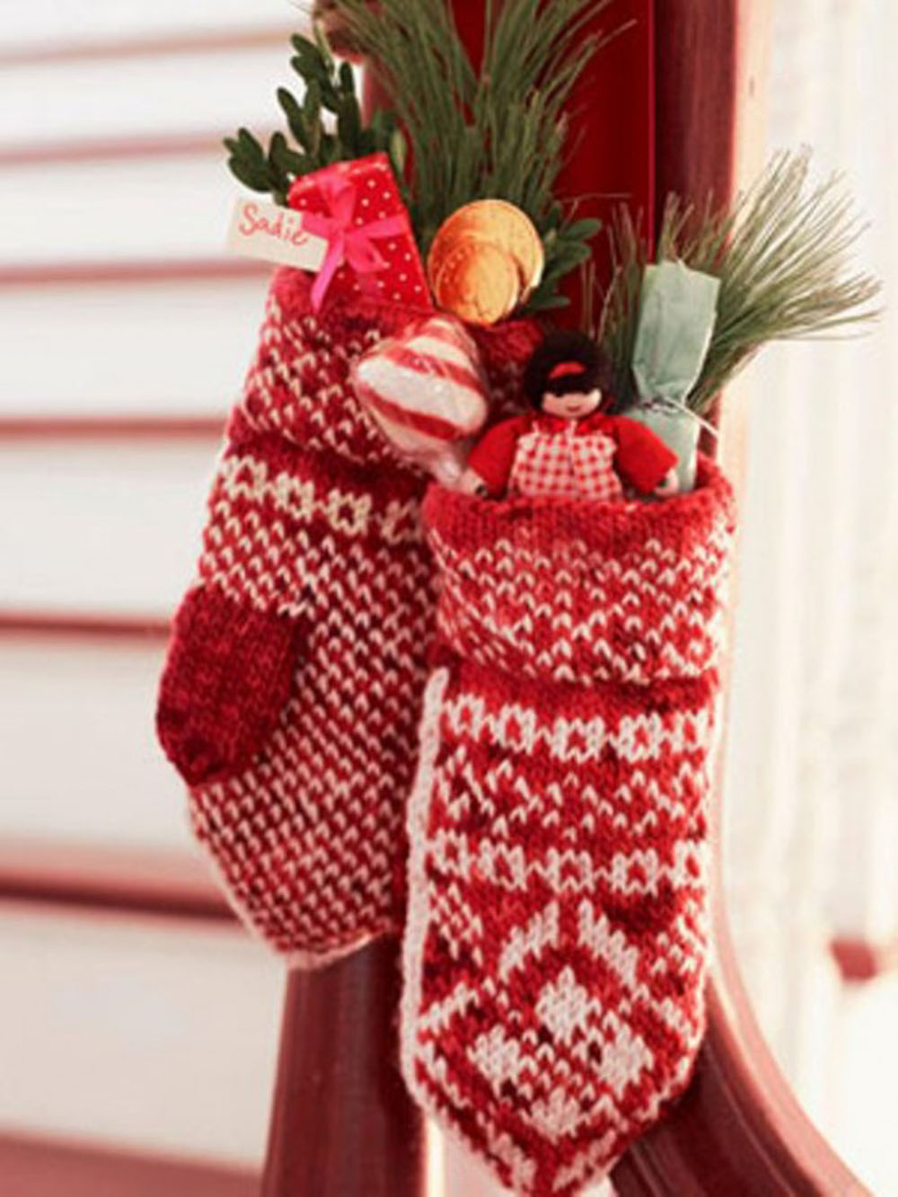 red-christmas-stocking-decoration-ideas