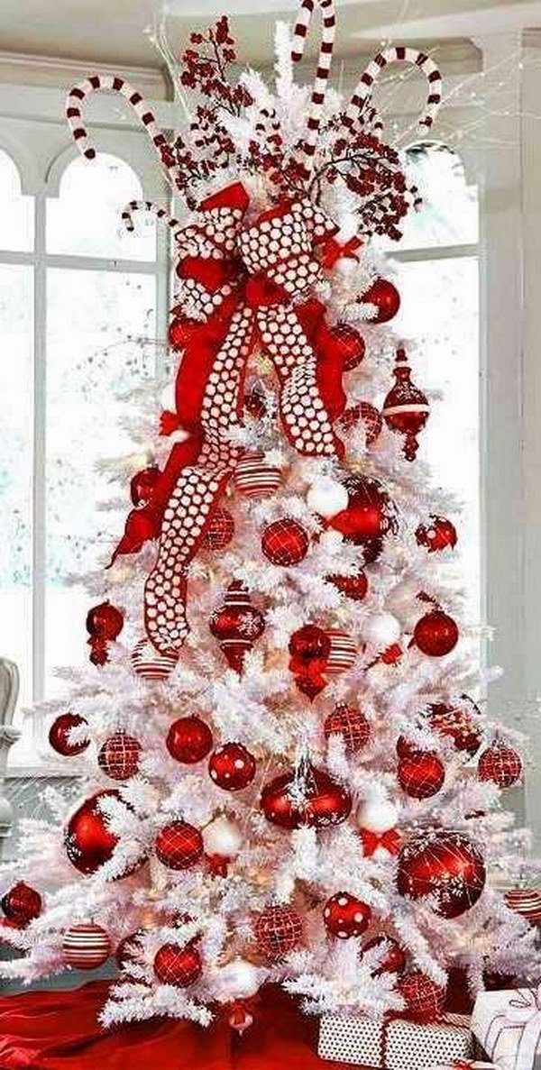 red-and-white-christmas-tree