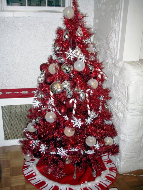 red-and-white-decorated-christmas-trees-design