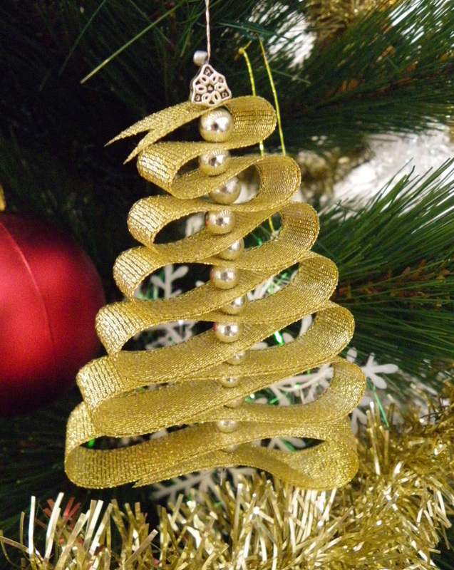 ribbon-christmas-tree-ornament-craft
