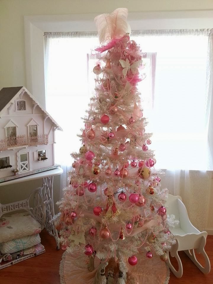 romantic-shabby-chic-christmas-tree-design