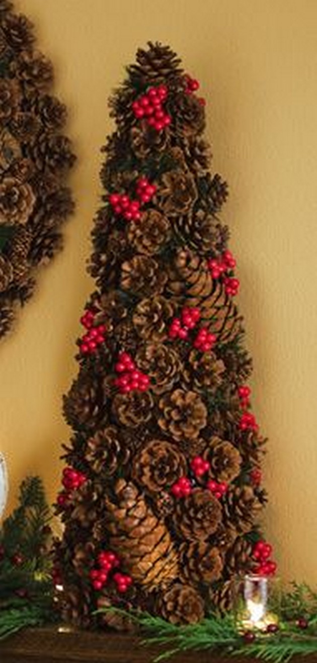 rustic-christmas-tree-with-pine-cones