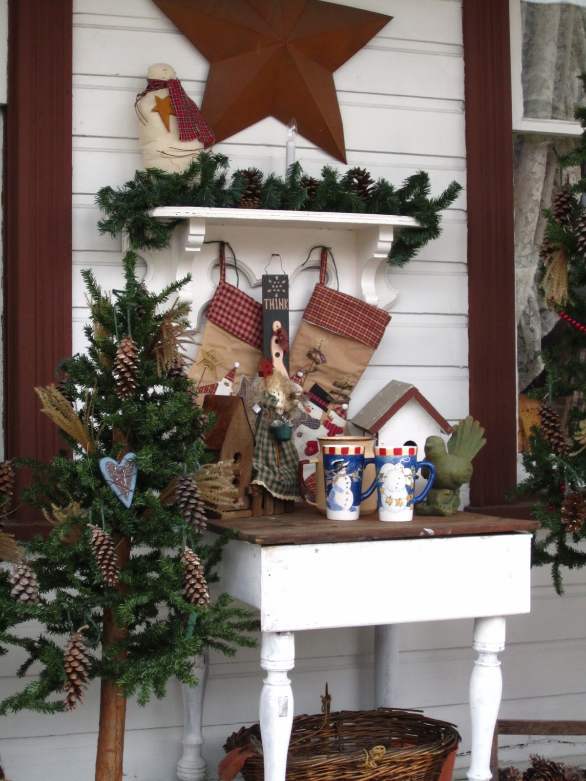rustic-country-christmas-front-porch