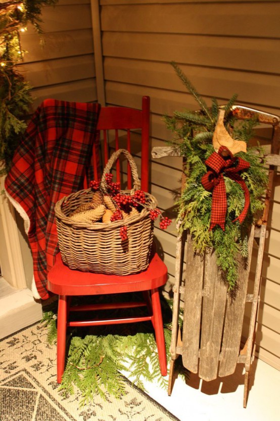 rustic-front-porch-christmas-decorating-idea