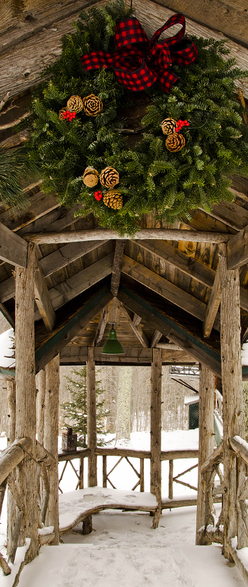 rustic-log-cabin-christmas-decorating-ideas