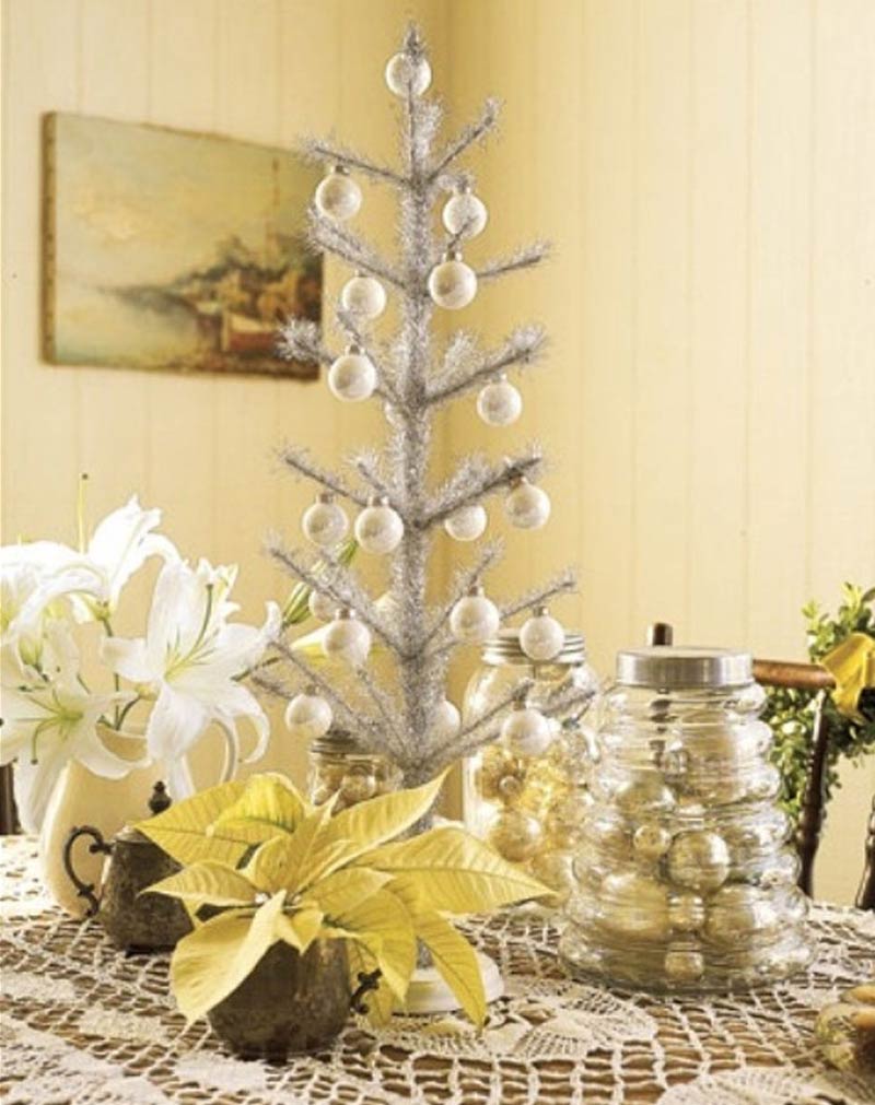 silver-christmas-tree-decorating-ideas