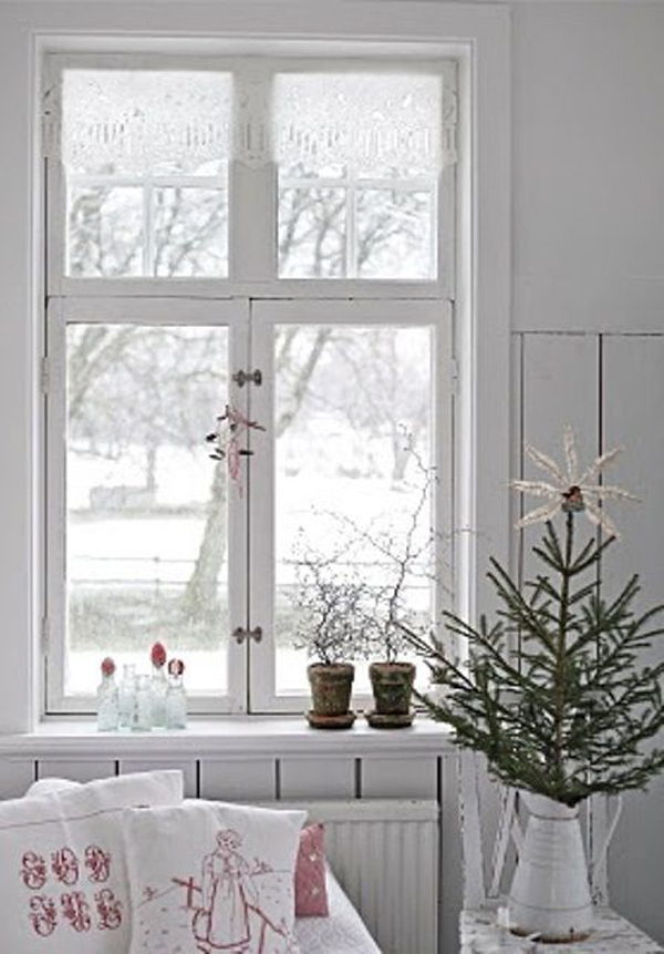 small-scandinavian-christmas-decorating-idea