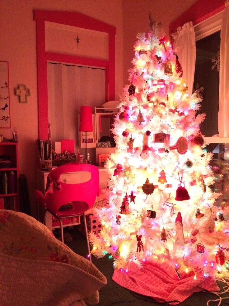 smart-girly-christmas-tree