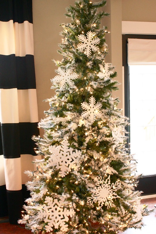 snowflake-christmas-tree-decorating-ideas