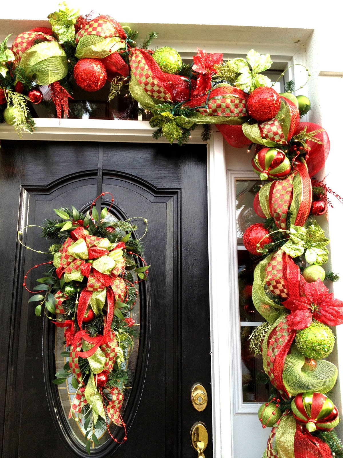 southern-charm-deco-mesh-christmas-wreaths