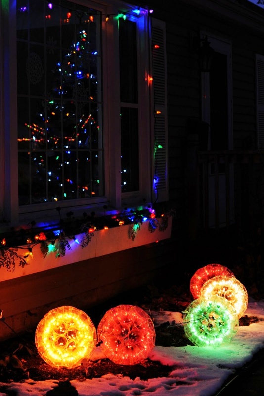 sparkle-ball-christmas-lights-plastic-cups