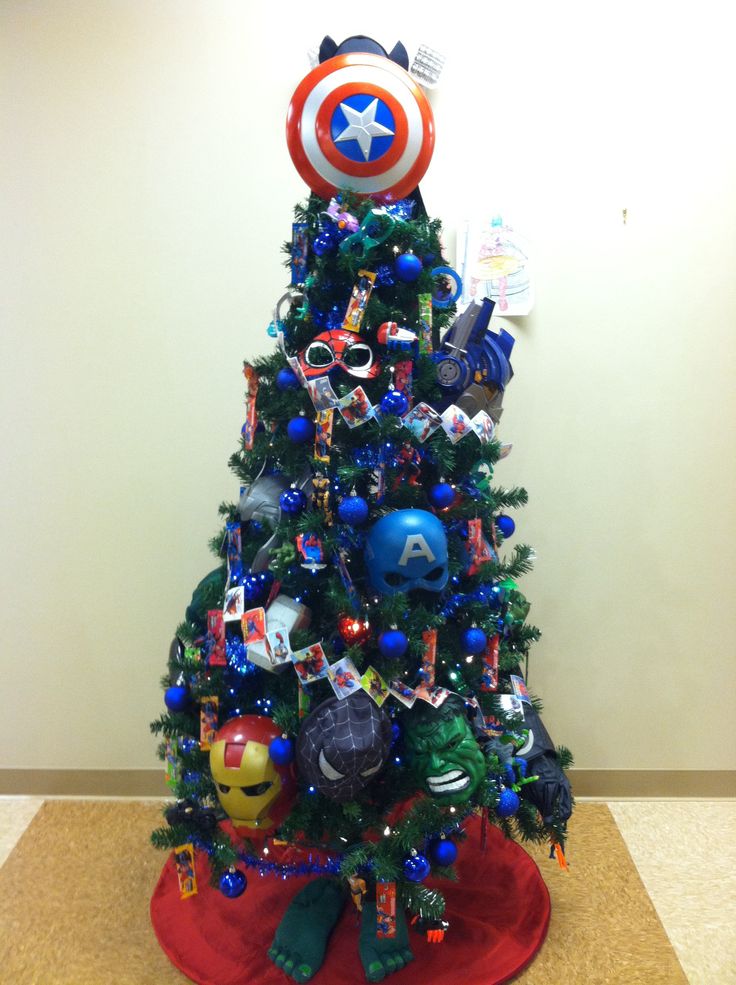 super-hero-christmas-tree