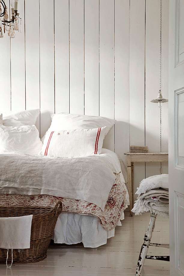 swedish-country-bedroom-decor