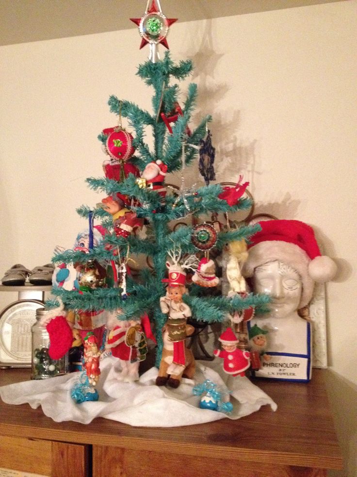 teal-christmas-tree-ornaments