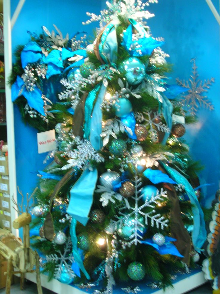 teal-and-blue-christmas-tree-decorations