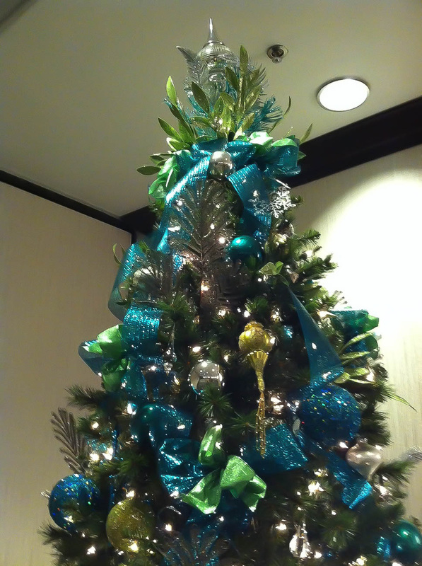 teal-and-gold-christmas-tree