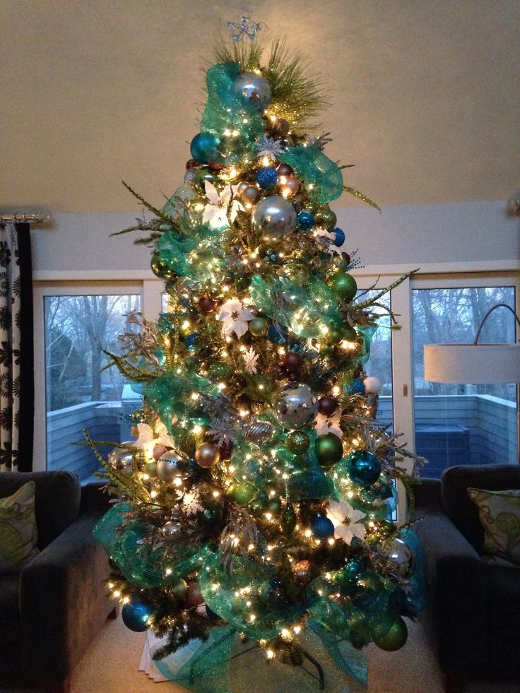 teal-and-lime-christmas-tree