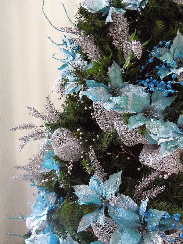 turquoise-and-silver-christmas-tree-design-fine