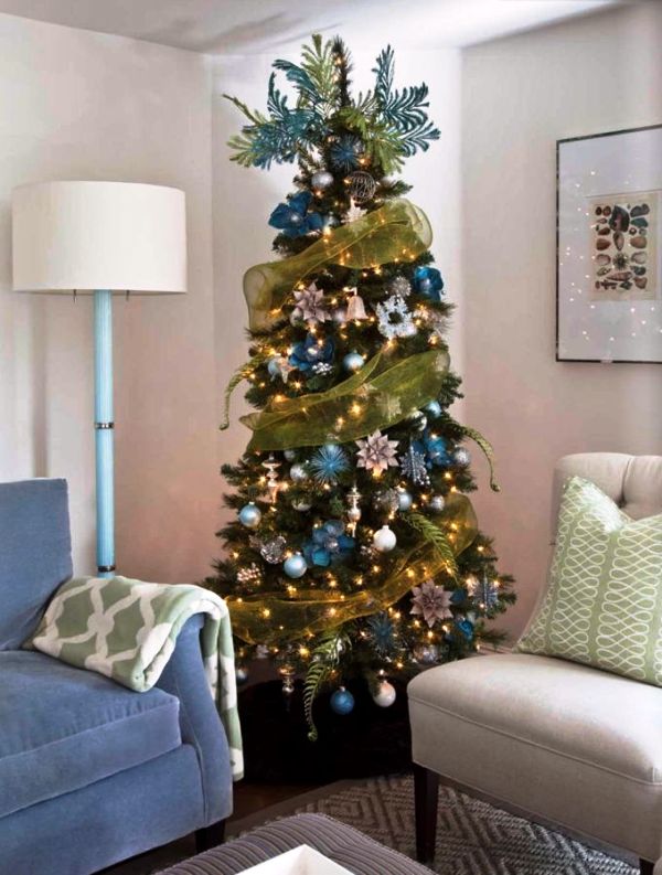 turquoise-and-silver-christmas-tree-design