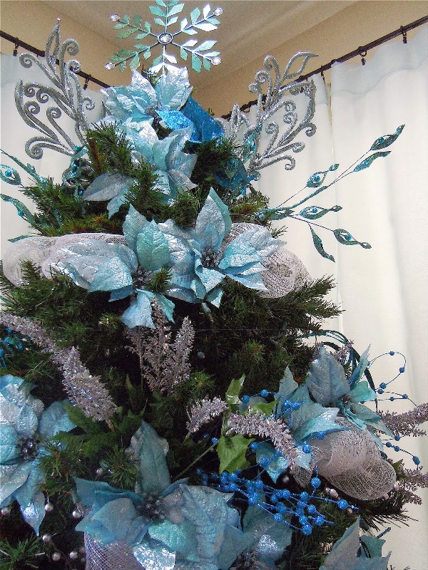 turquoise-and-silver-christmas-tree-fine-design