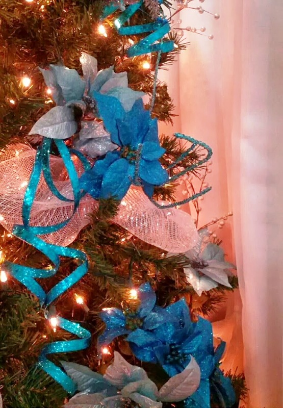 turquoise-and-silver-christmas-tree-fine-designs