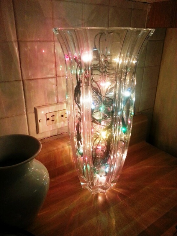 vases-with-christmas-light