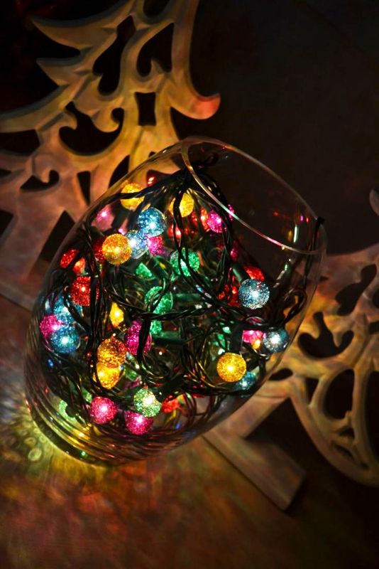 vases-with-christmas-lights
