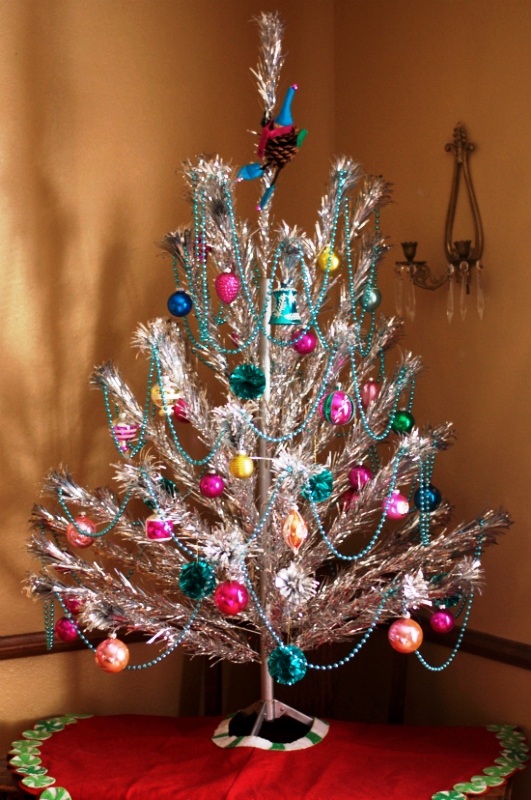 vintage-aluminum-christmas-tree-design