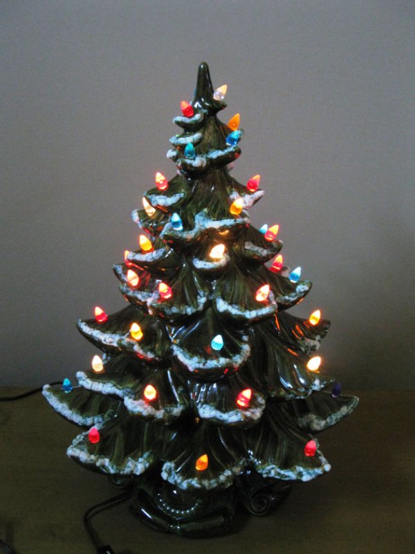 vintage-ceramic-lighted-christmas-tree