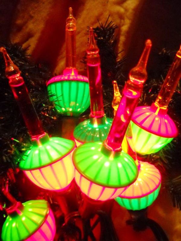 vintage-christmas-tree-bubble-lights