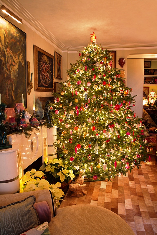vintage-decorated-christmas-tree