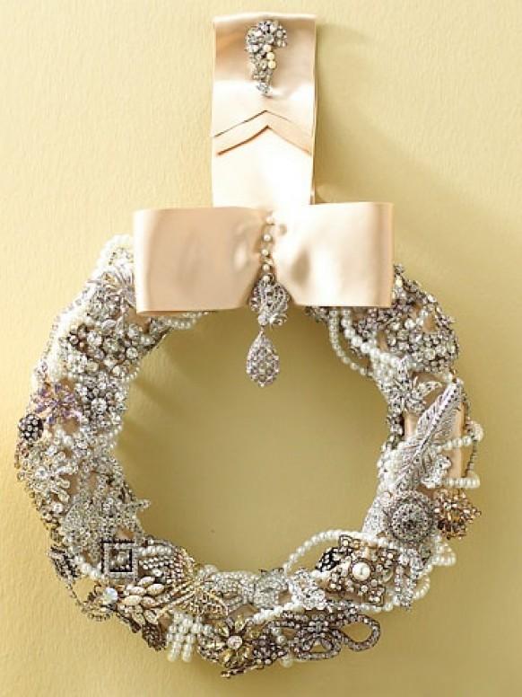 vintage-jewelry-wreath