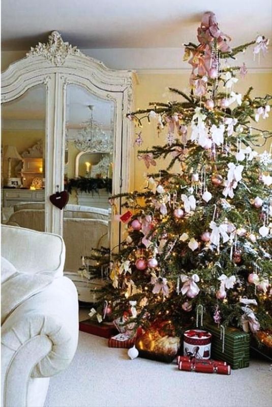 vintage-shabby-christmas-tree
