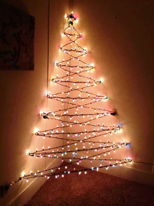 wall-christmas-tree-with-lights