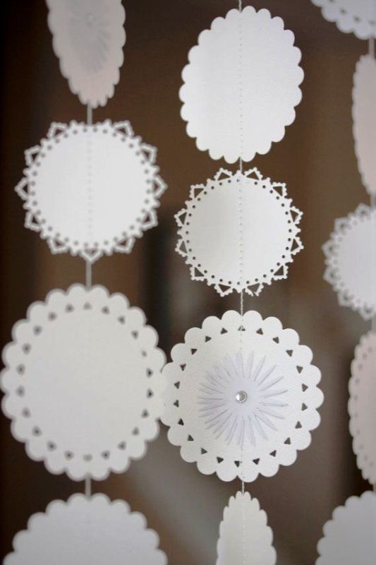 wedding-paper-garland-decorations