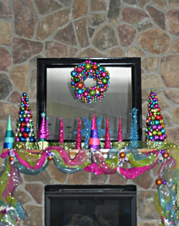 whimsical-christmas-mantel-decoration
