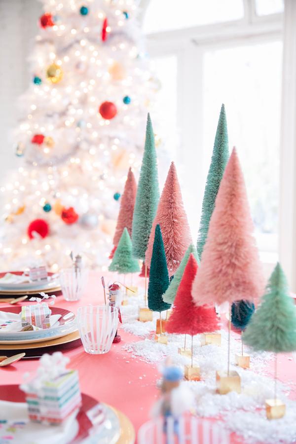 whimsical-christmas-table-decorations