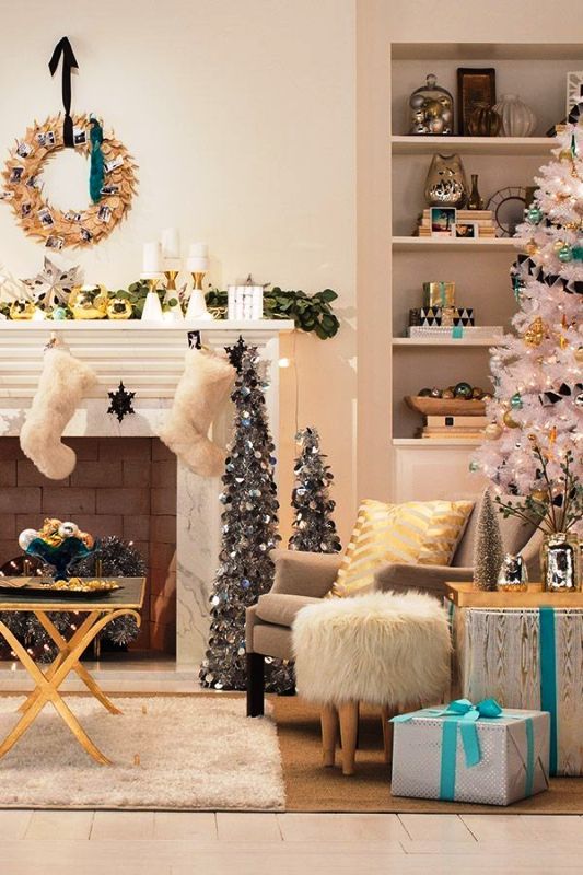 white-christmas-living-room-design