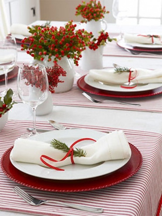 white-christmas-table-setting-ideas